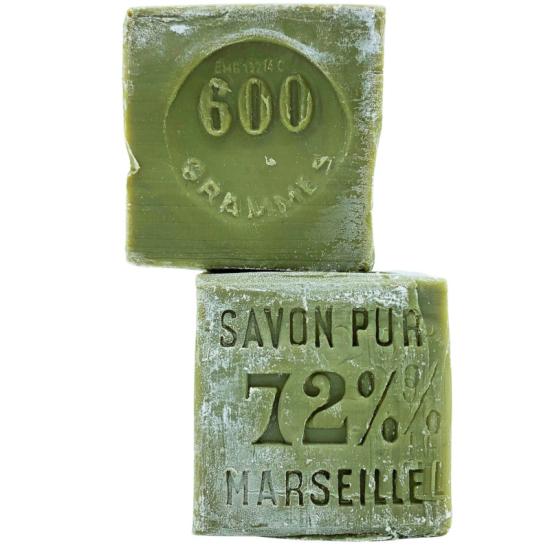 Jabón de Marsella con aceite de oliva, sin colorante, sin conservante, ni perfume.