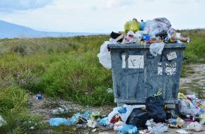 La poubelle déborde. Il est urgent de réduire nos déchets. Comment s'y prendre ?